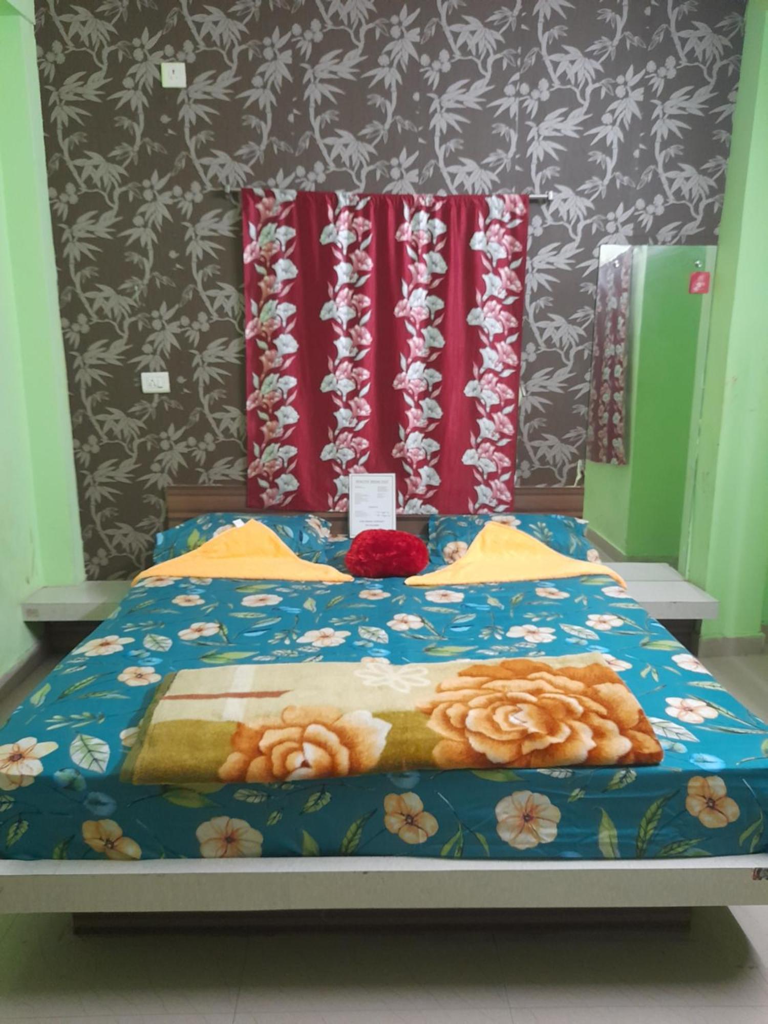 Hotel Tirupati Puri Exterior photo